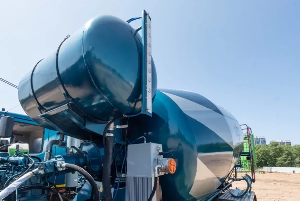 Автобетоносмеситель МАЗ-6516С9 TIGARBO АБС-10ДА — изображение 3