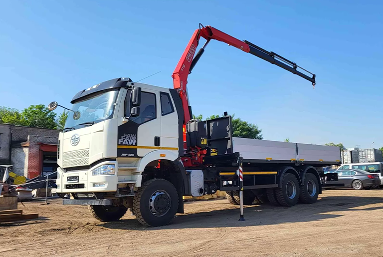 Кран-манипулятор FAW J6 с КМУ Fassi F115
