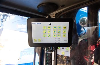 Мобильная рубильная машина AGH910 на базе МАЗ 631228 с гидроманипулятором