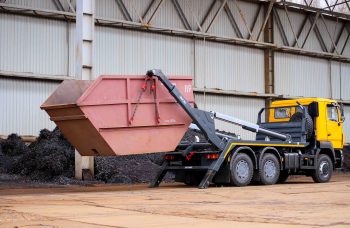 Бункеровоз с портальным загрузчиком BOB Unililift на базе МАЗ 6501С5