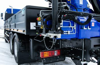 Бортовой автомобиль МАЗ AGC64M с КМУ PM 15523