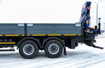 Бортовой автомобиль МАЗ AGC64M с КМУ PM 15523