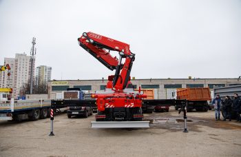 Бортовой автомобиль МАЗ AGC64M с КМУ Fassi F455A.2.22