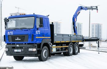 Бортовой автомобиль МАЗ AGC64M с КМУ PM 15523