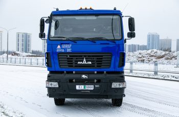 Бортовой автомобиль МАЗ AGC64M с КМУ PM 15523