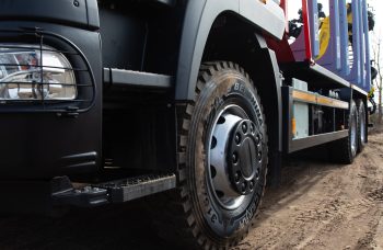 Сортиментовоз МАЗ-631228 с гидроманипулятором Marchesi M11T 02.100