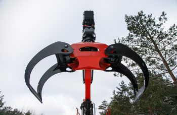 Сортиментовоз Mercedes-Benz с манипулятором Cranab TZ12.2