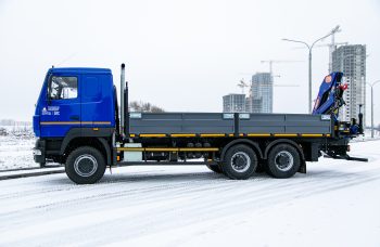 Бортовой автомобиль МАЗ AGC64M с КМУ PM 15523