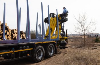 Сортиментовоз МАЗ-631228 с гидроманипулятором Marchesi M11T 02.100