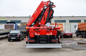 Бортовой автомобиль МАЗ AGC64M с КМУ Fassi F455A.2.22