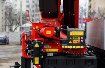 Бортовой автомобиль МАЗ AGC64M с КМУ Fassi F455A.2.22