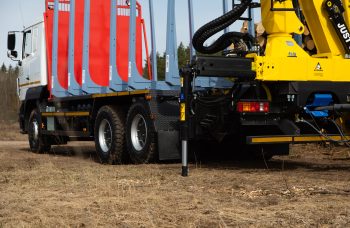 Сортиментовоз МАЗ-631228 с гидроманипулятором Marchesi M11T 02.100