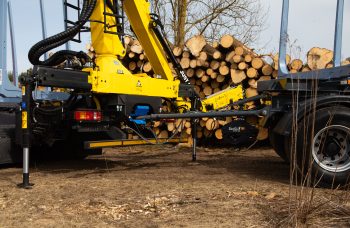 Сортиментовоз МАЗ-631228 с гидроманипулятором Marchesi M11T 02.100