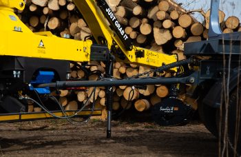 Сортиментовоз МАЗ-631228 с гидроманипулятором Marchesi M11T 02.100