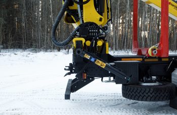 Сортиментовоз МАЗ-631228 с манипулятором Marchesi M10RS02.100 и кабиной оператора