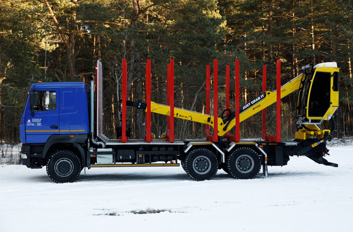 Сортиментовоз МАЗ-631228 с манипулятором Marchesi M10RS02.100 и кабиной оператора