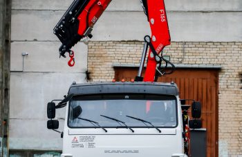 Бортовой автомобиль КАМАЗ AGC66M с КМУ Fassi F155A.2.26