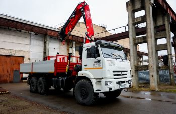 Бортовой автомобиль КАМАЗ AGC66M с КМУ Fassi F155A.2.26