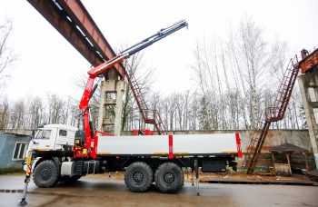 Бортовой автомобиль КАМАЗ AGC66M с КМУ Fassi F155A.2.26