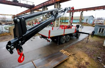 Бортовой автомобиль КАМАЗ AGC66M с КМУ Fassi F155A.2.26