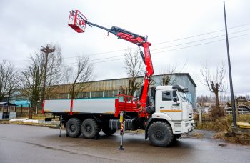 Бортовой автомобиль КАМАЗ AGC66M с КМУ Fassi F155A.2.26
