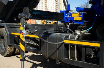 Самосвал МАЗ 5340В3 с КМУ АНТ 8.5-2