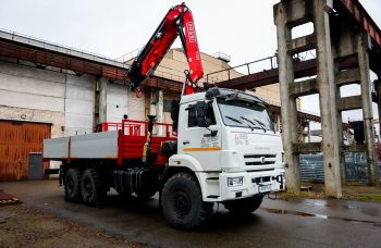 Бортовой автомобиль КАМАЗ AGC66M с КМУ Fassi F155A.2.26