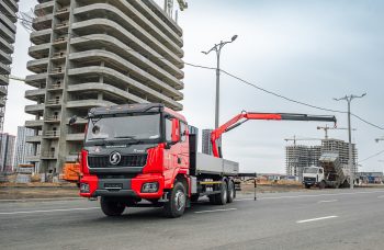 Бортовой автомобиль Shacman AGC6SM с КМУ Fassi F155A.0.22