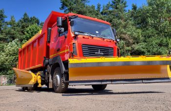 Комбинированная дорожная машина МАЗ-631228