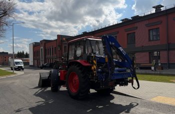 Автомобиль специальный AGTM на базе трактора Беларус 92П.4 с краном-манипулятором АНТ 7.5-2