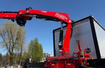 Бортовой автомобиль МАЗ AGC64M с КМУ Fassi F195A.0.24