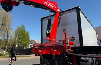 Бортовой автомобиль МАЗ AGC64M с КМУ Fassi F195A.0.24