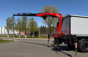 Бортовой автомобиль МАЗ AGC64M с КМУ Fassi F195A.0.24
