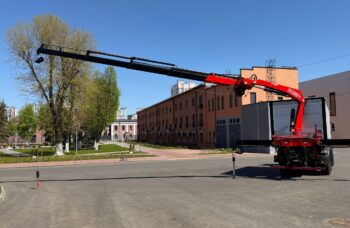 Бортовой автомобиль МАЗ AGC64M с КМУ Fassi F195A.0.24