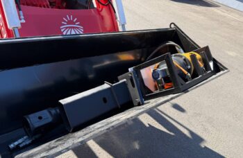 Автомобиль многофункциональный AGTM-02 на базе трактора МТЗ 1221.3 с краном-манипулятором АНТ 7.5-2