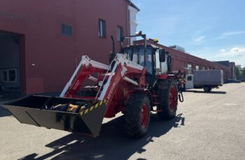 Автомобиль многофункциональный AGTM-02 на базе трактора МТЗ 1221.3 с краном-манипулятором АНТ 7.5-2
