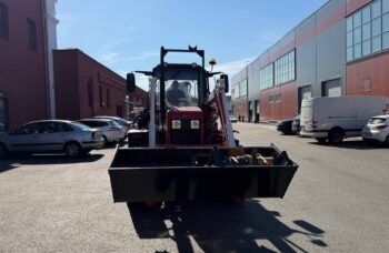Автомобиль многофункциональный AGTM-02 на базе трактора МТЗ 1221.3 с краном-манипулятором АНТ 7.5-2