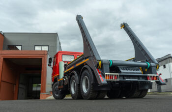 Портальный погрузчик Wernox SL14T на базе МАЗ 650126