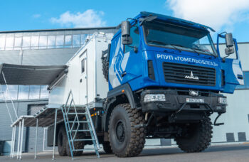 Командно-штабной автомобиль на шасси МАЗ 631828