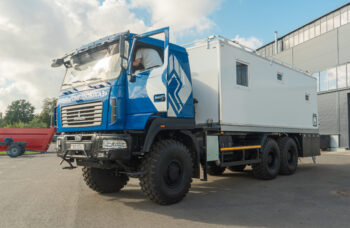Командно-штабной автомобиль на шасси МАЗ 631828