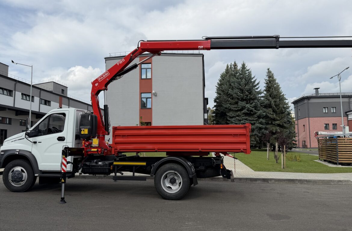 Самосвал с КМУ Fassi F85B.0.22 на базе ГАЗон NEXT