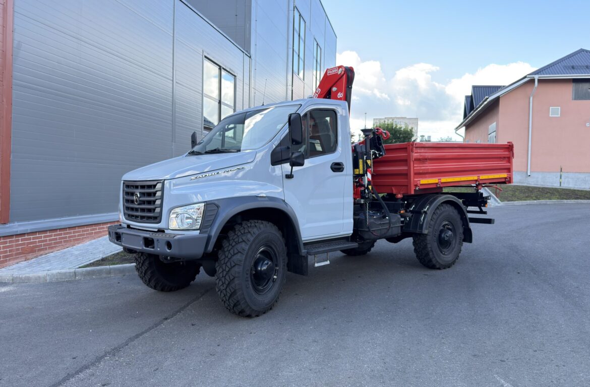 Самосвал с КМУ Fassi F65B.0.22 на базе ГАЗон NEXT