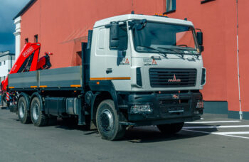 Бортовой автомобиль МАЗ AGС64М с КМУ Fassi F215A.0.23