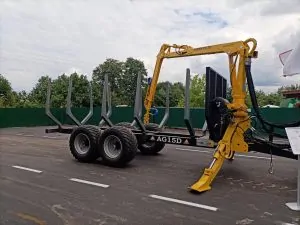 Полуприцеп лесовоз AG15D 2WD с манипулятором FARMA C 8.5