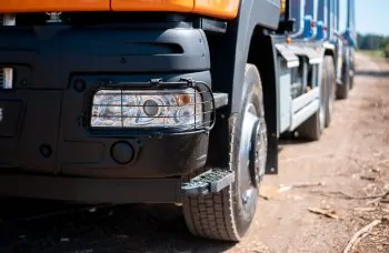 Сортиментовоз МАЗ 63128 с гидроманипулятором Marchesi M10RS 02.100